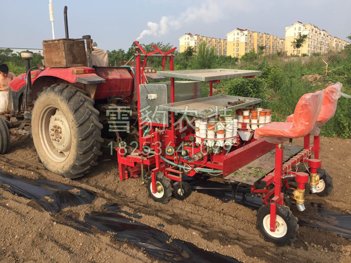 两行覆膜施肥铺管移栽施水一体机.jpg