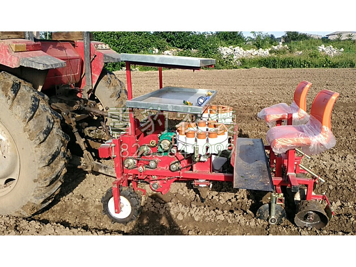 0929_8双行中药材移栽机.jpg