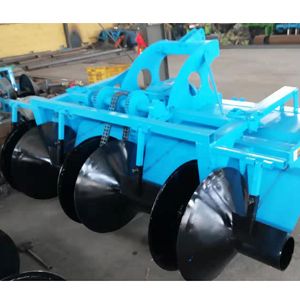 240型三垄草莓起垄机