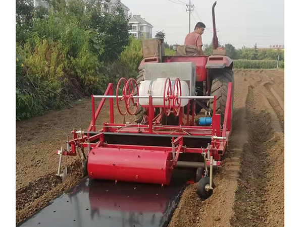 180型旋耕、起垄、镇压、铺膜、铺管、打孔、施肥、喷药一体机.jpg