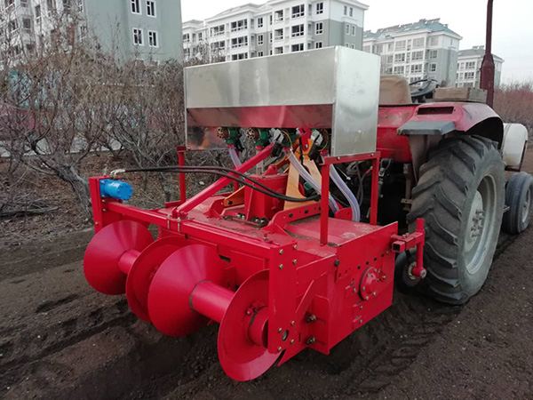 180型施耕、起双垄、施肥、镇压一体机.jpg
