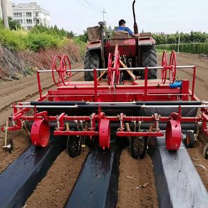 红薯起垄铺膜打孔一体机