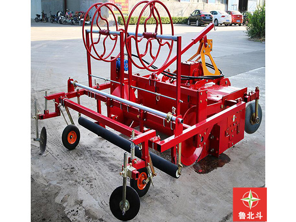140型  旋耕起垄镇压覆膜铺管一体机.jpg