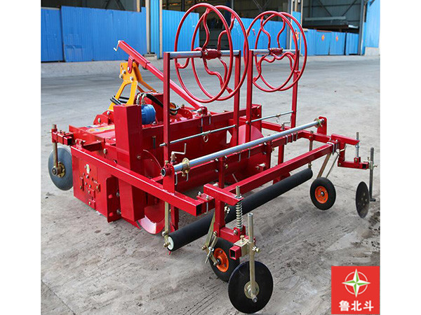140型 旋耕起垄覆膜铺管一体机.jpg