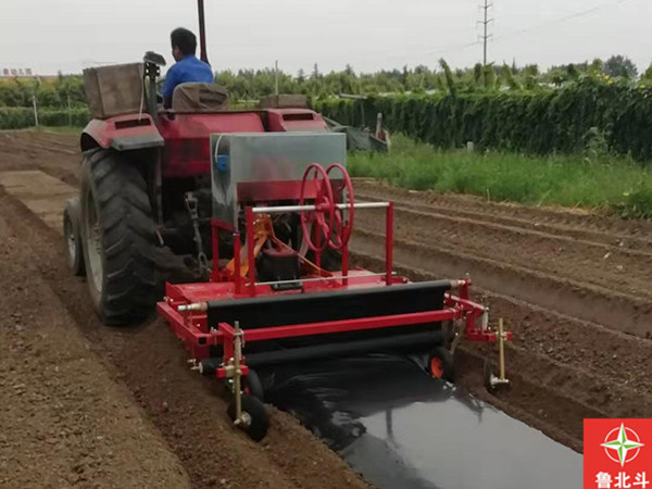 140型旋耕起垄施肥铺膜铺管一体机002.jpg