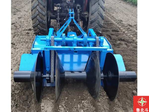 草莓起垄机 大葱开沟机01.jpg