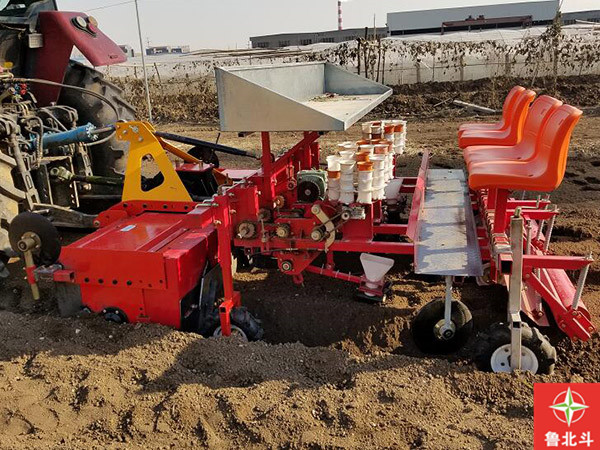 四行丹参旋耕起垄移栽一体机07.jpg