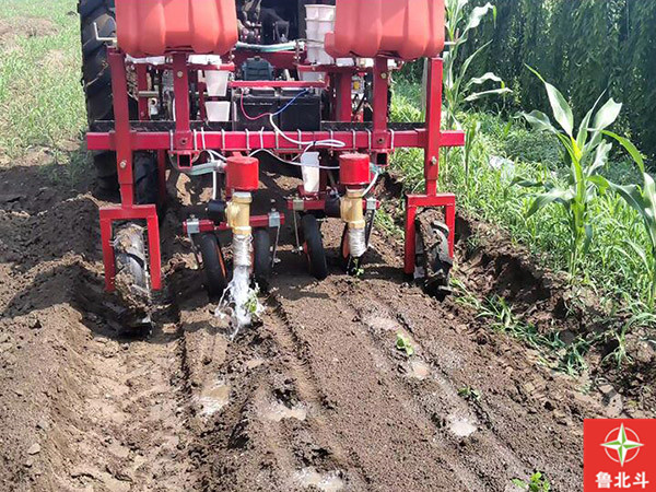 移栽浇水一体机001.jpg