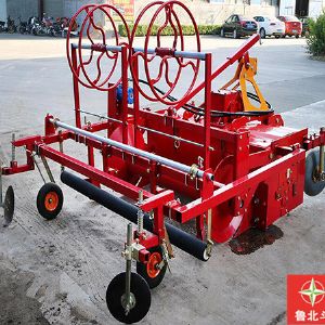140型  旋耕起垄镇压覆膜铺管一体机