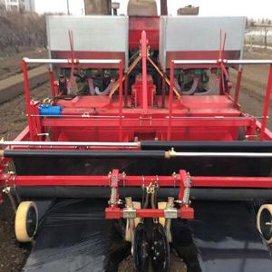 200型旋耕起垄施肥覆膜铺滴灌带一体机