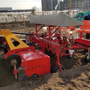四行丹参旋耕起垄移栽一体机