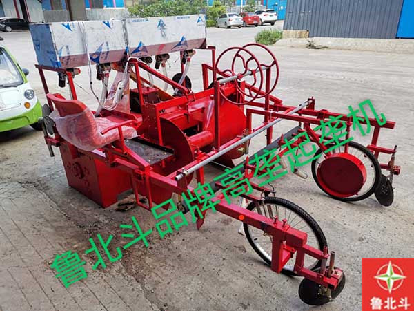 220型葛根旋耕施肥镇压铺管铺膜一体机.jpg