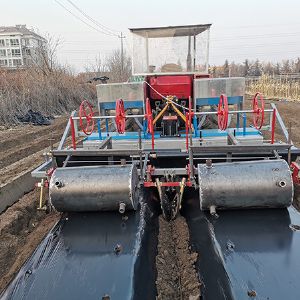 280型蔬菜旋耕起垄施肥铺膜铺管打孔一体机