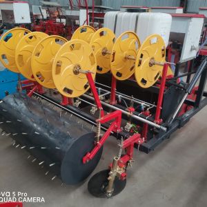 150型8行洋葱起垄一体机